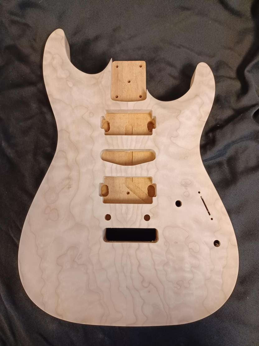 5A Quilt Carved Top Dinky Strat