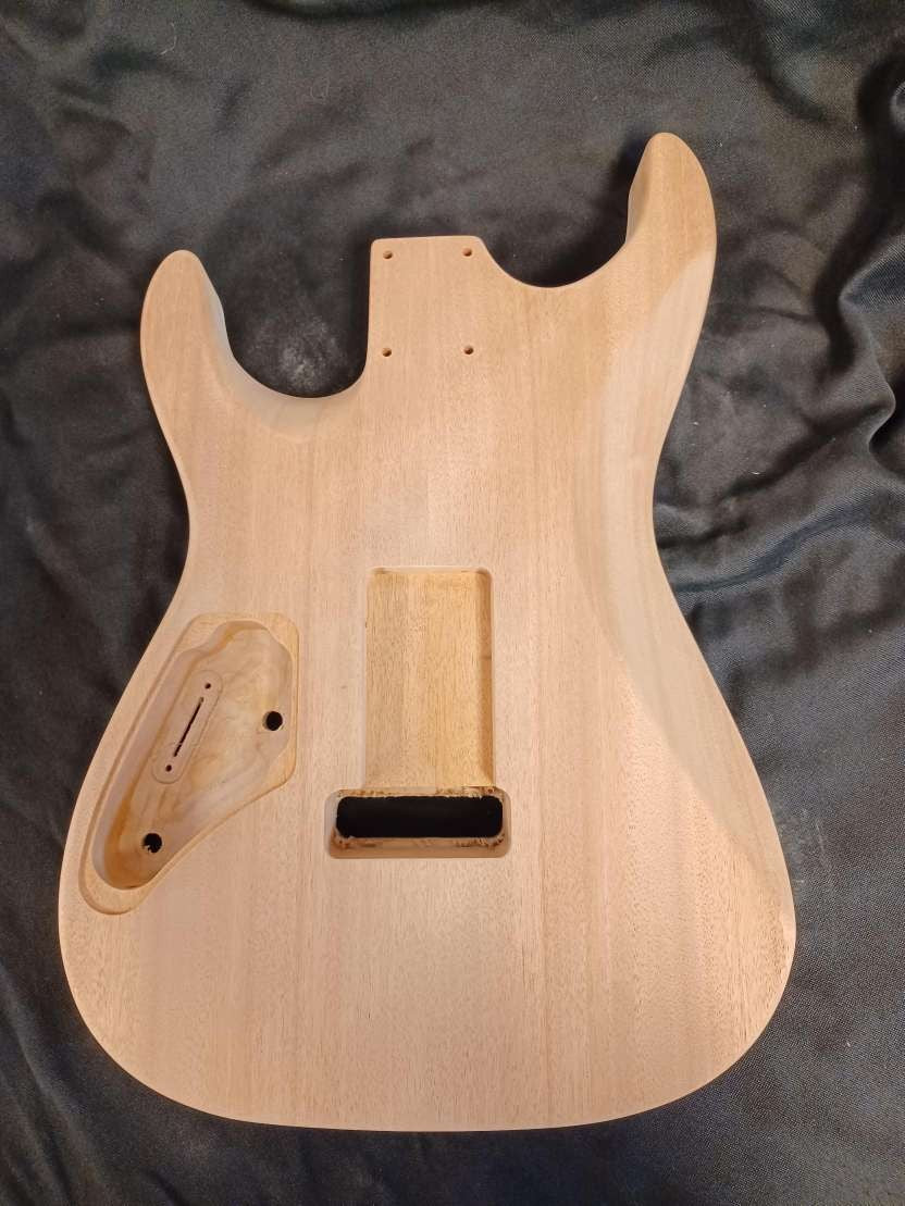 5A Quilt Carved Top Dinky Strat