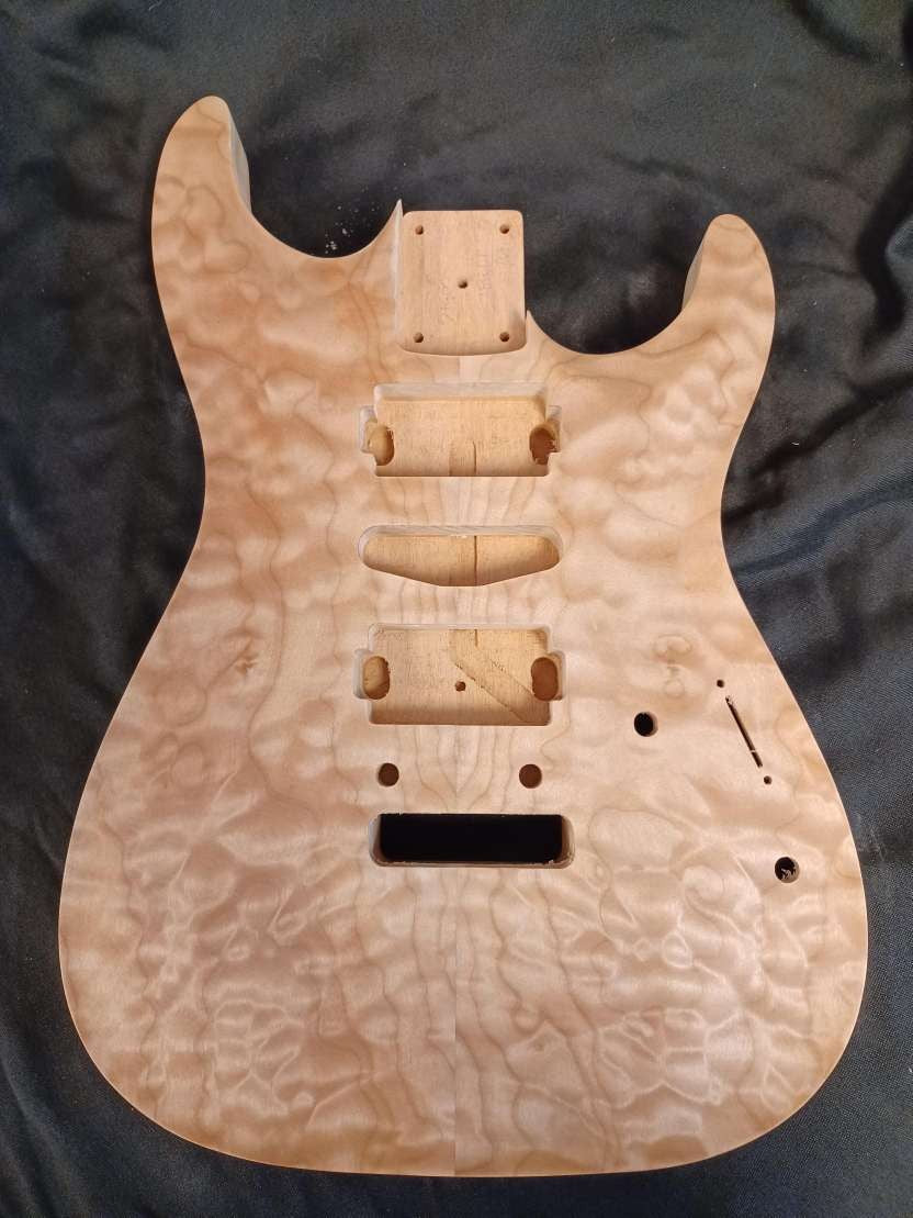 5A Quilt Carved Top Dinky Strat