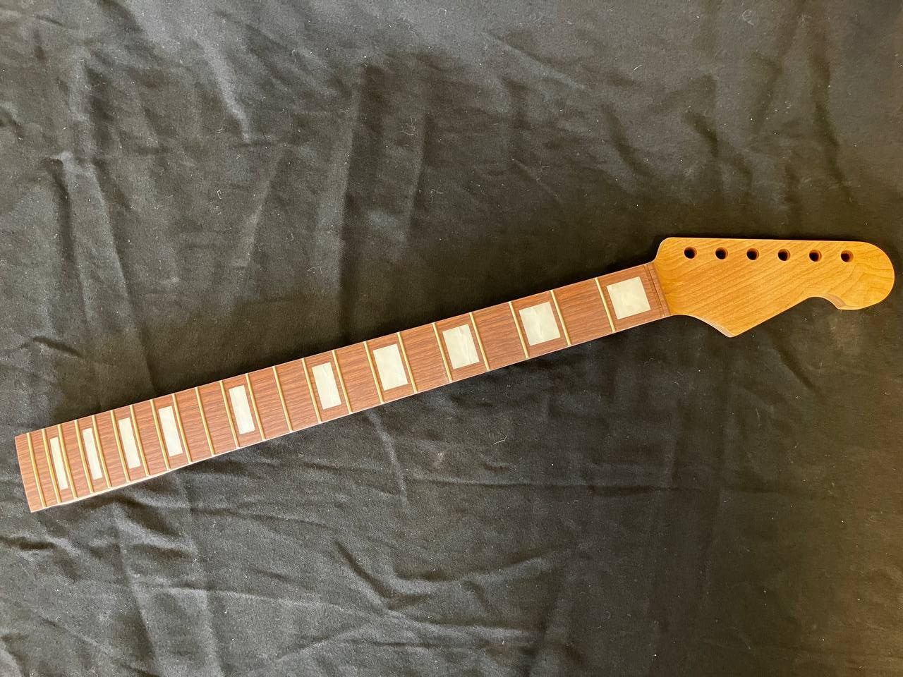 Roasted Maple/Rosewood U2 Neck Block Inlay