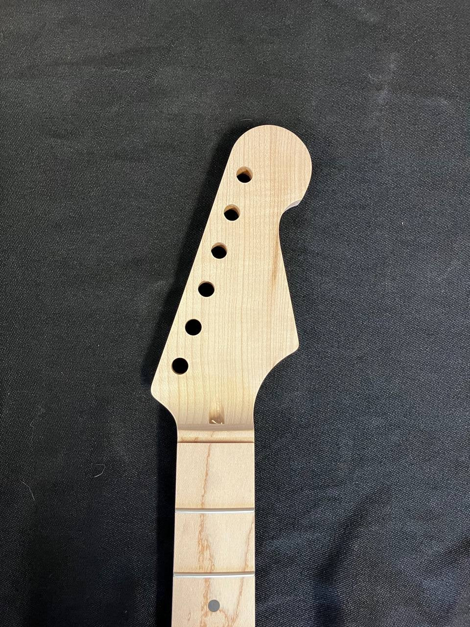 Qtrswn Flame Maple/Maple U2 Neck