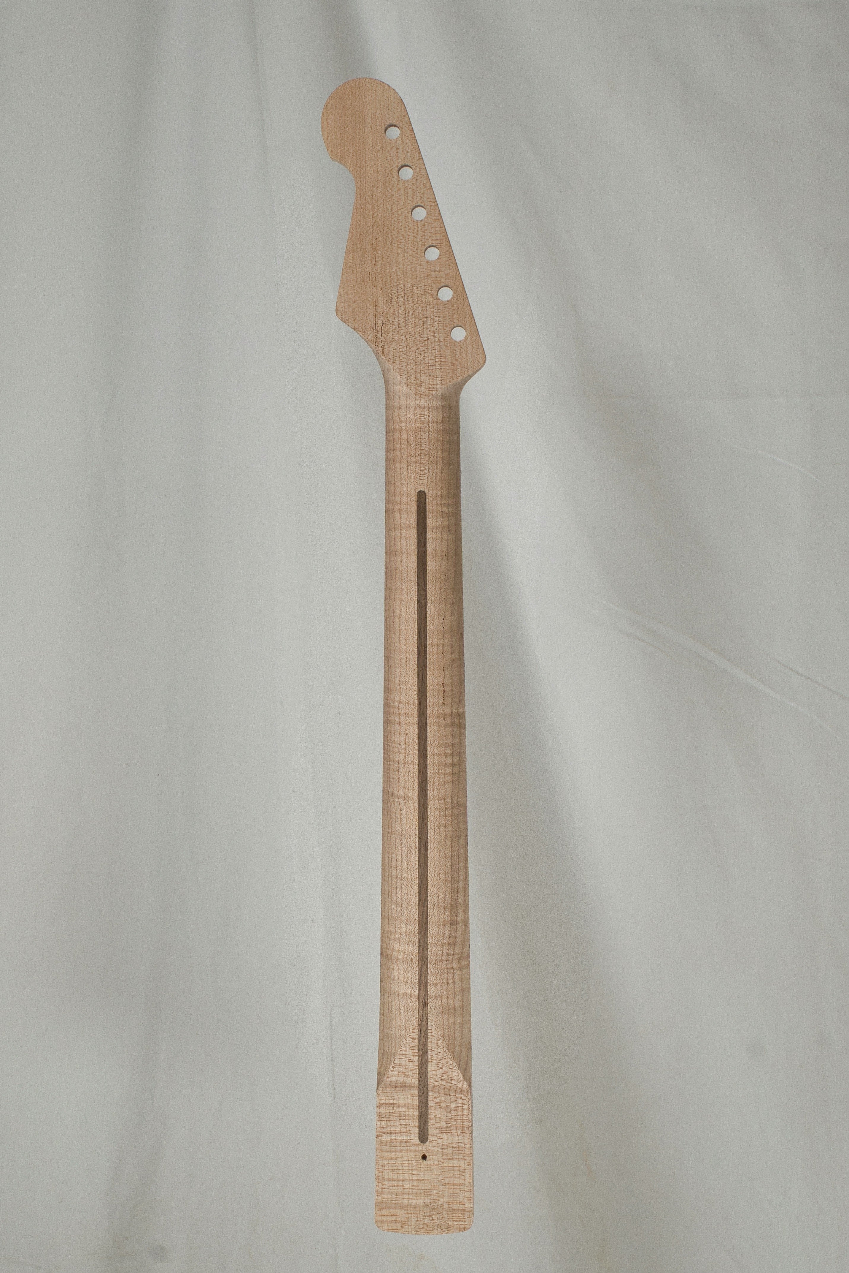 1PC Qtrswn Flame Maple U2 Guitar Neck