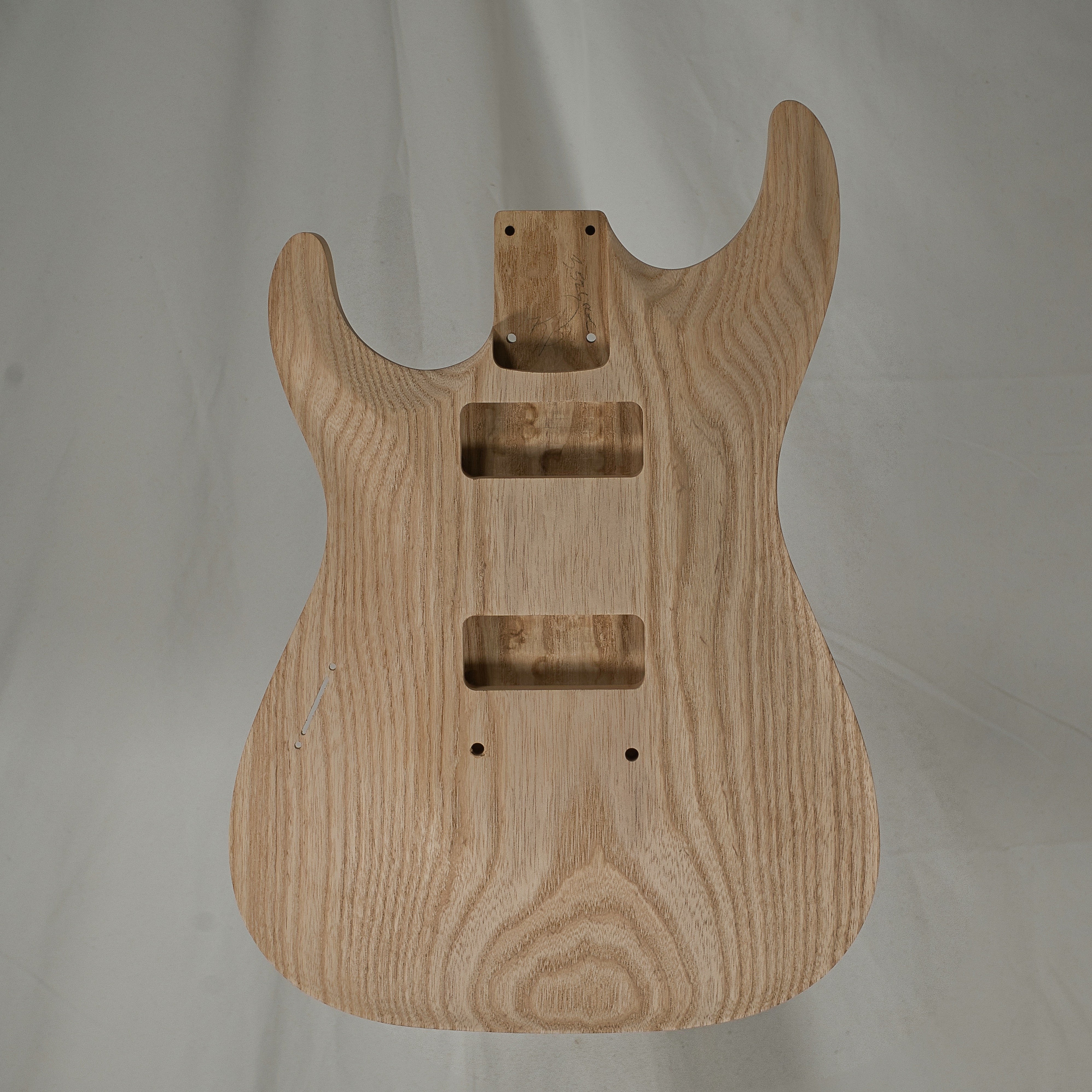 LEFTY* 1PC Swamp Ash Dinky Carved Top Strat Guitar Body – Sound