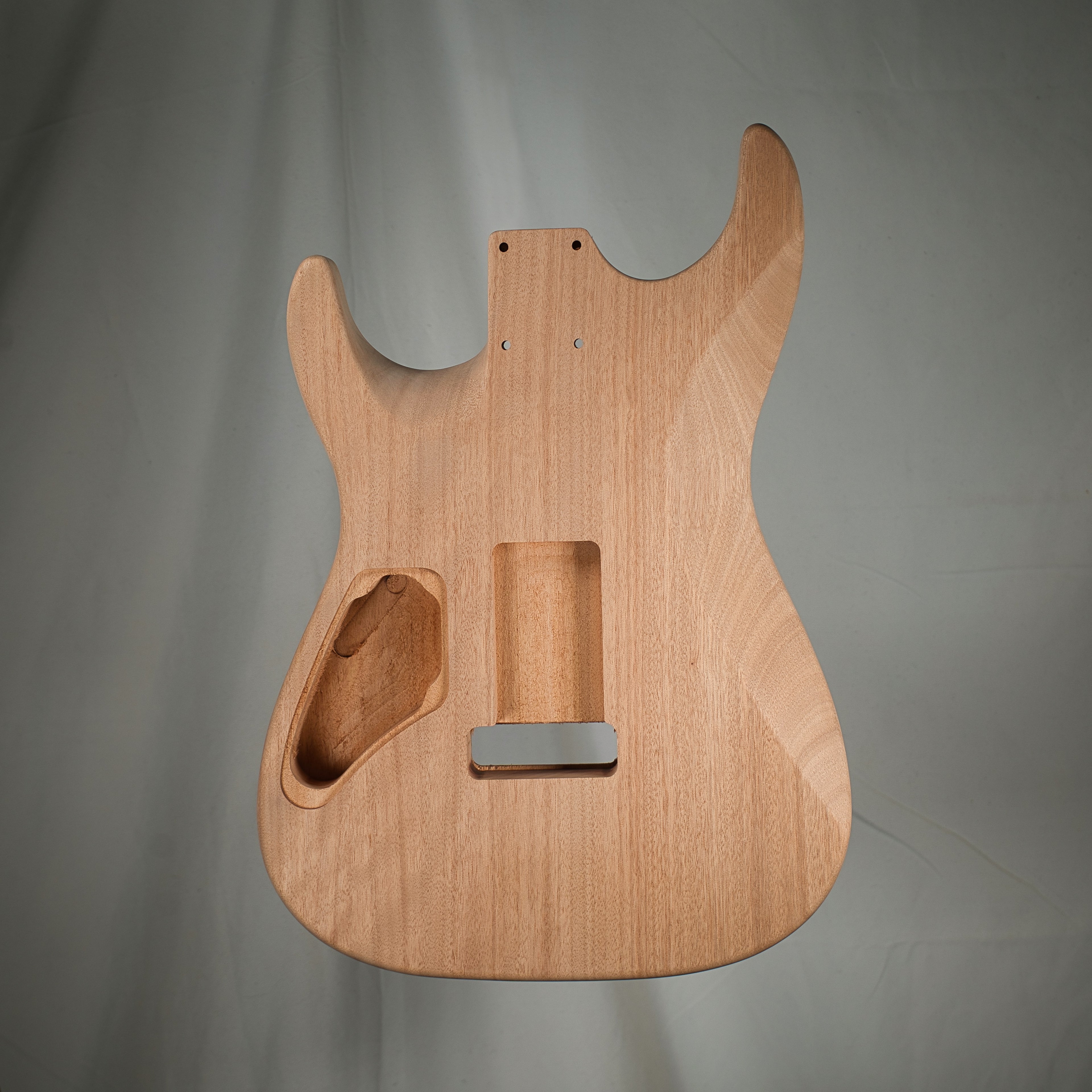 1PC Mahogany Dinky Strat Guitar Body