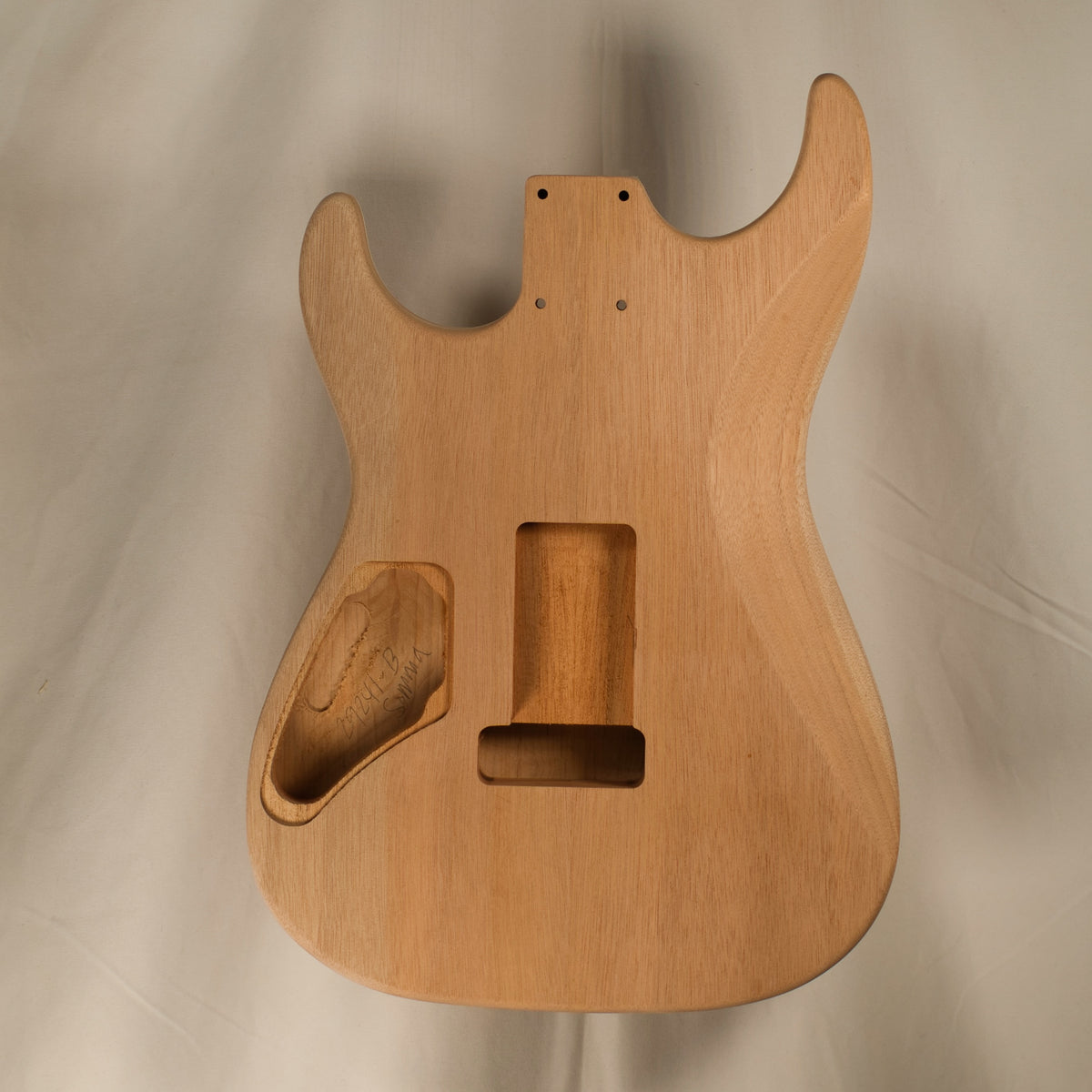 1PC Mahogany/Alder Carved Top Dinky Strat Guitar Body